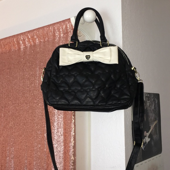 Betsey Johnson Handbags - Betsey Johnson heart quilted cross body